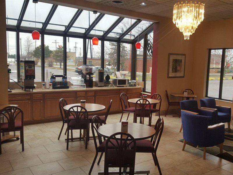 Super 8 By Wyndham Perrysburg-Toledo Hotel Bagian luar foto