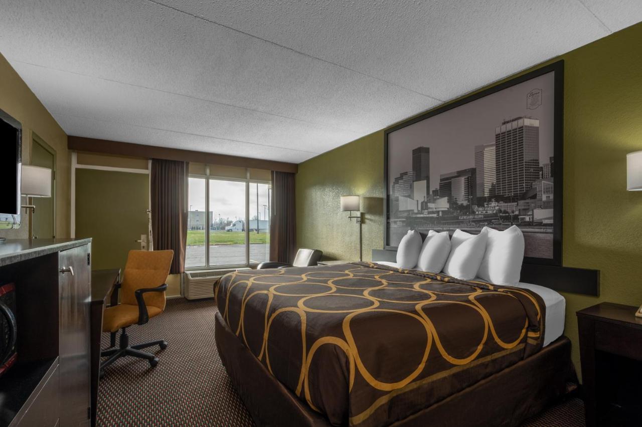 Super 8 By Wyndham Perrysburg-Toledo Hotel Bagian luar foto