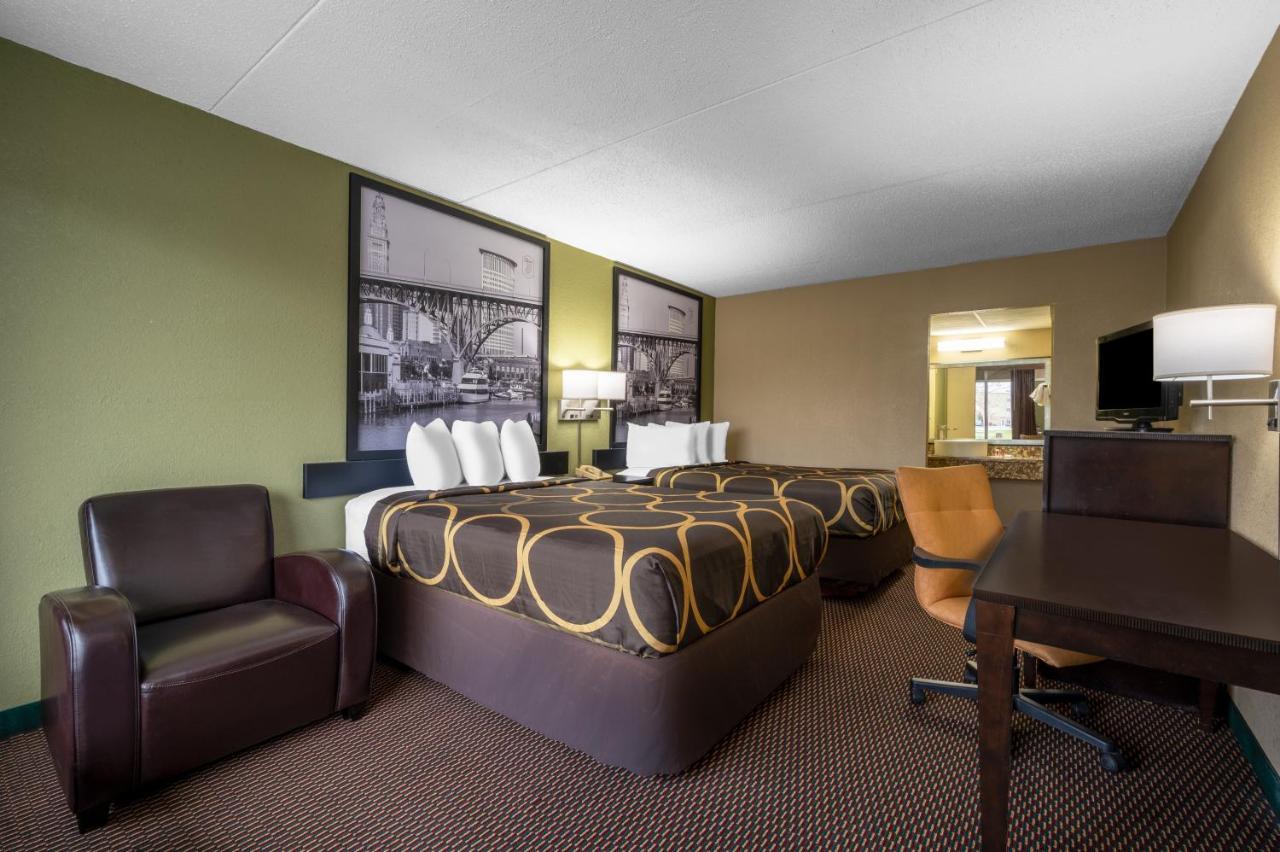 Super 8 By Wyndham Perrysburg-Toledo Hotel Bagian luar foto