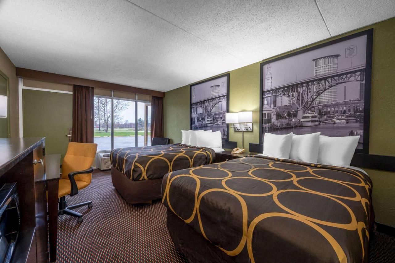 Super 8 By Wyndham Perrysburg-Toledo Hotel Bagian luar foto