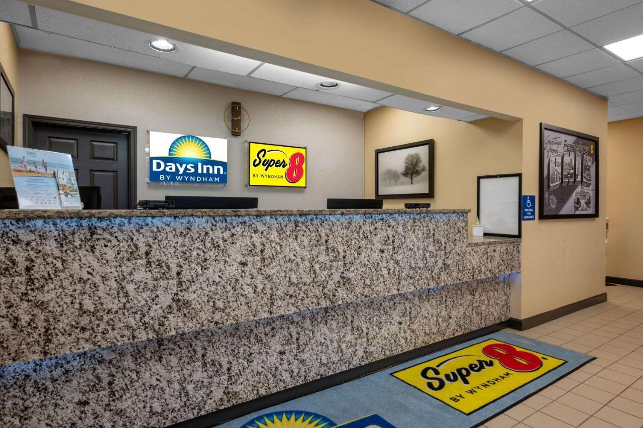 Super 8 By Wyndham Perrysburg-Toledo Hotel Bagian luar foto