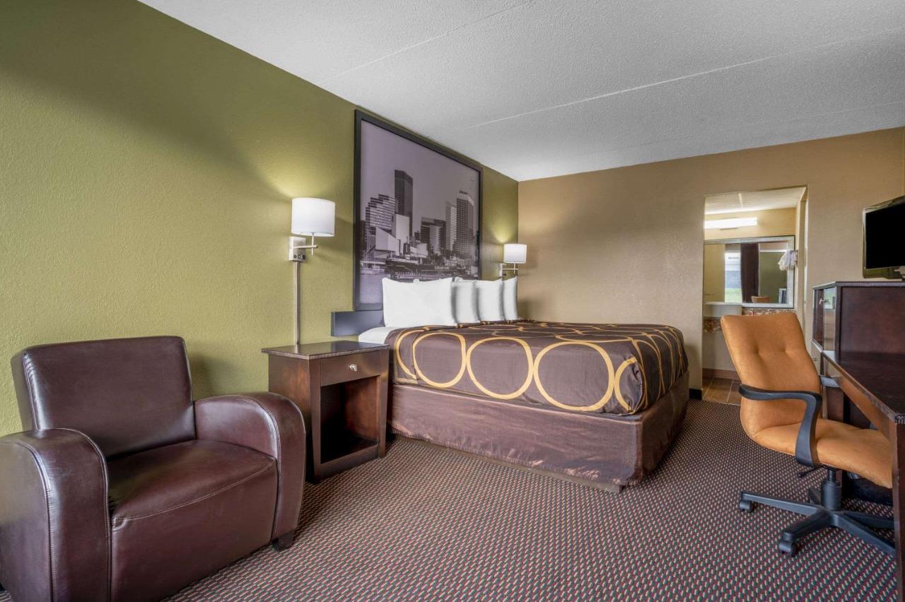 Super 8 By Wyndham Perrysburg-Toledo Hotel Bagian luar foto