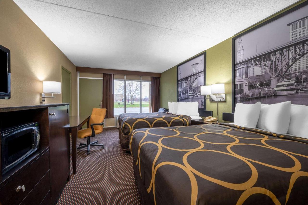 Super 8 By Wyndham Perrysburg-Toledo Hotel Bagian luar foto