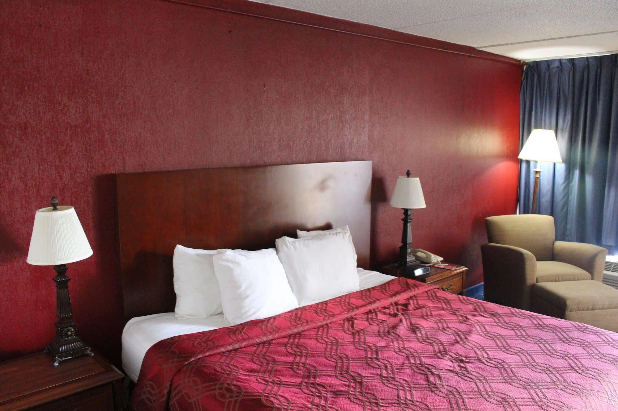 Super 8 By Wyndham Perrysburg-Toledo Hotel Bagian luar foto