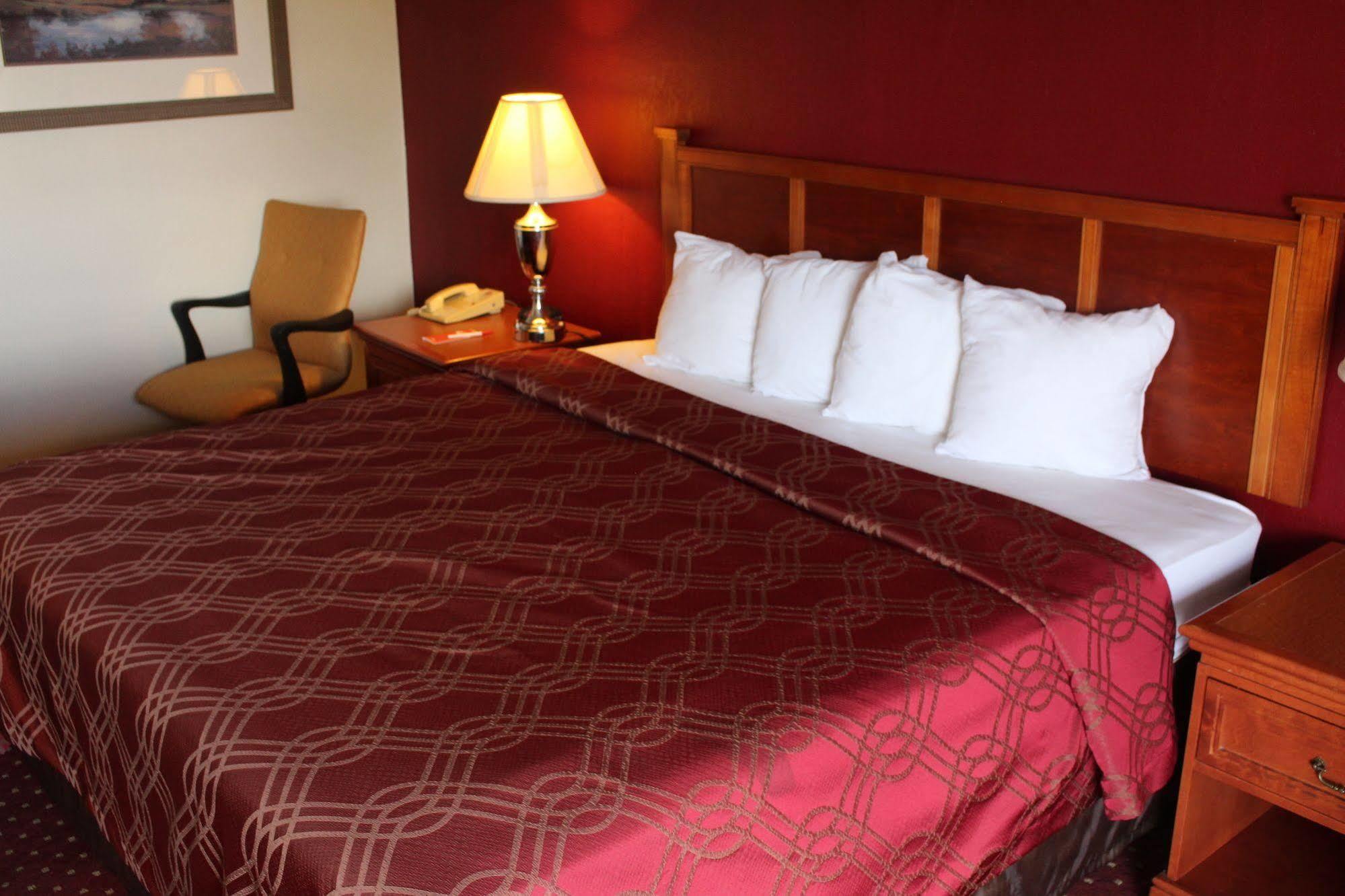 Super 8 By Wyndham Perrysburg-Toledo Hotel Bagian luar foto