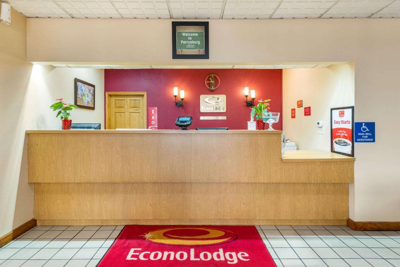 Super 8 By Wyndham Perrysburg-Toledo Hotel Bagian luar foto
